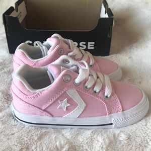 NWOB. ❤️❤️ Pink Converse. Size 8. Never worn